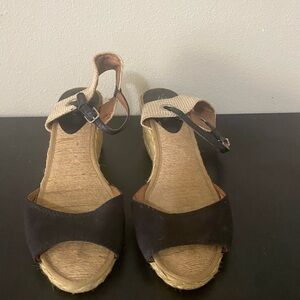 Lucky Brand Black and Tan Espadrille Shoes